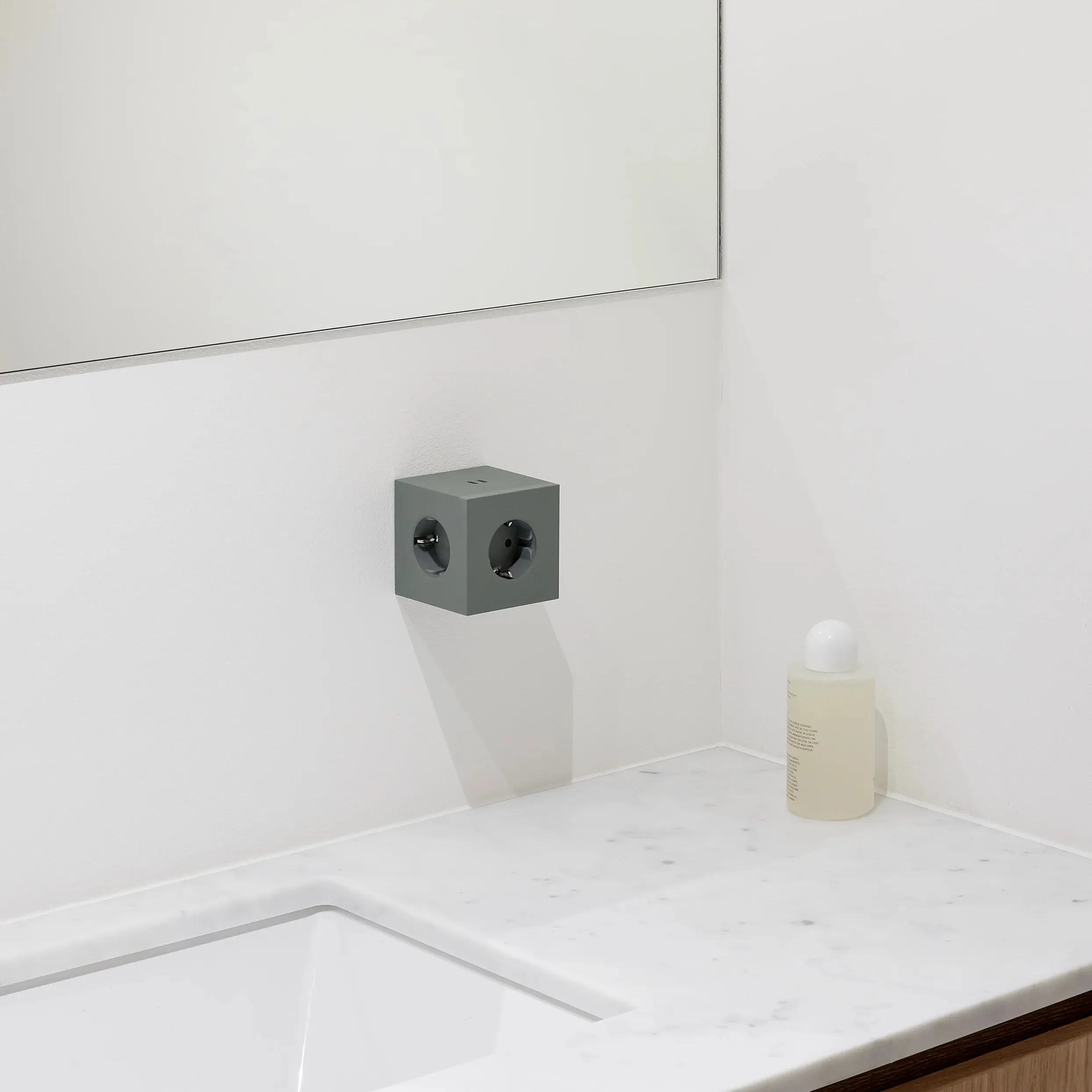 AVOLT SQUARE 2 USB-C (30W) | OAK GREEN