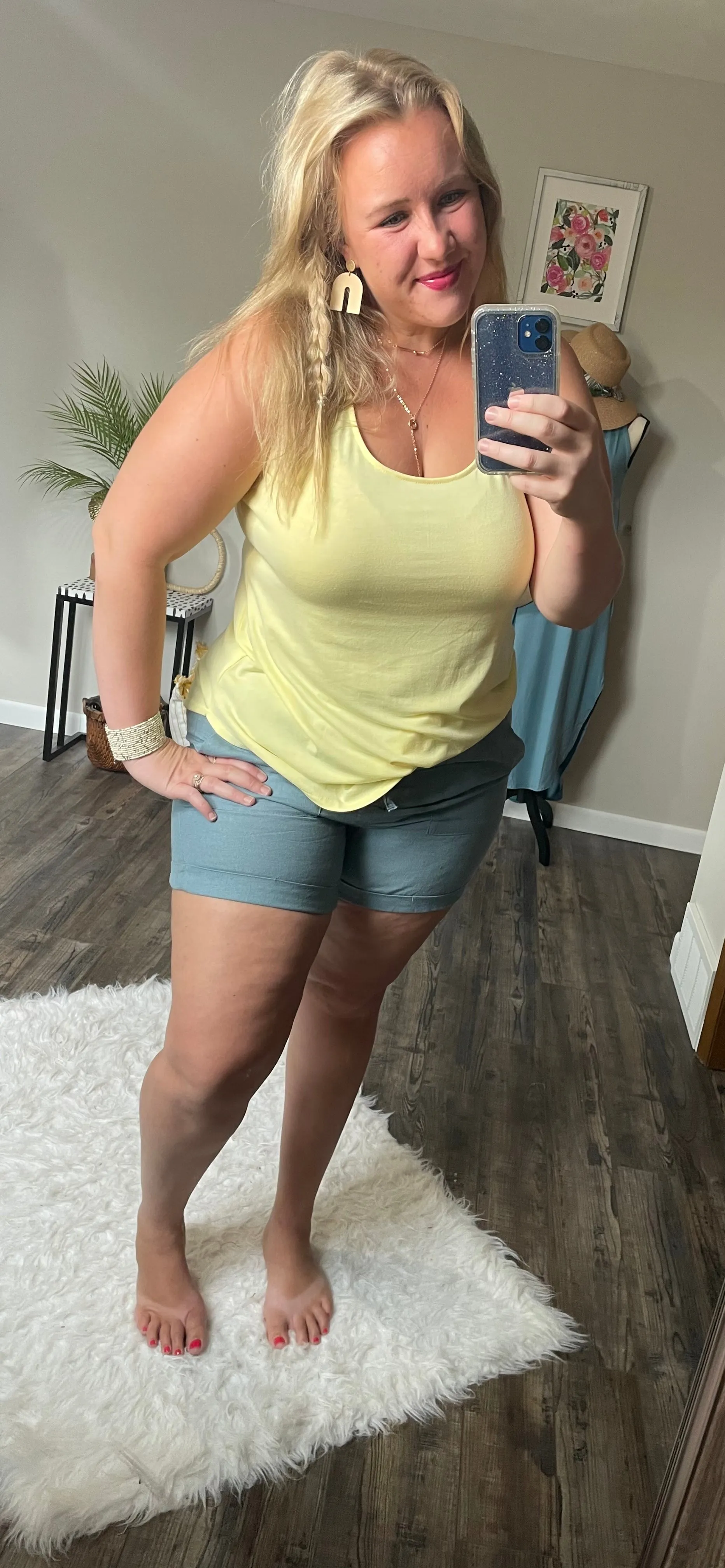 Round neck swing tank