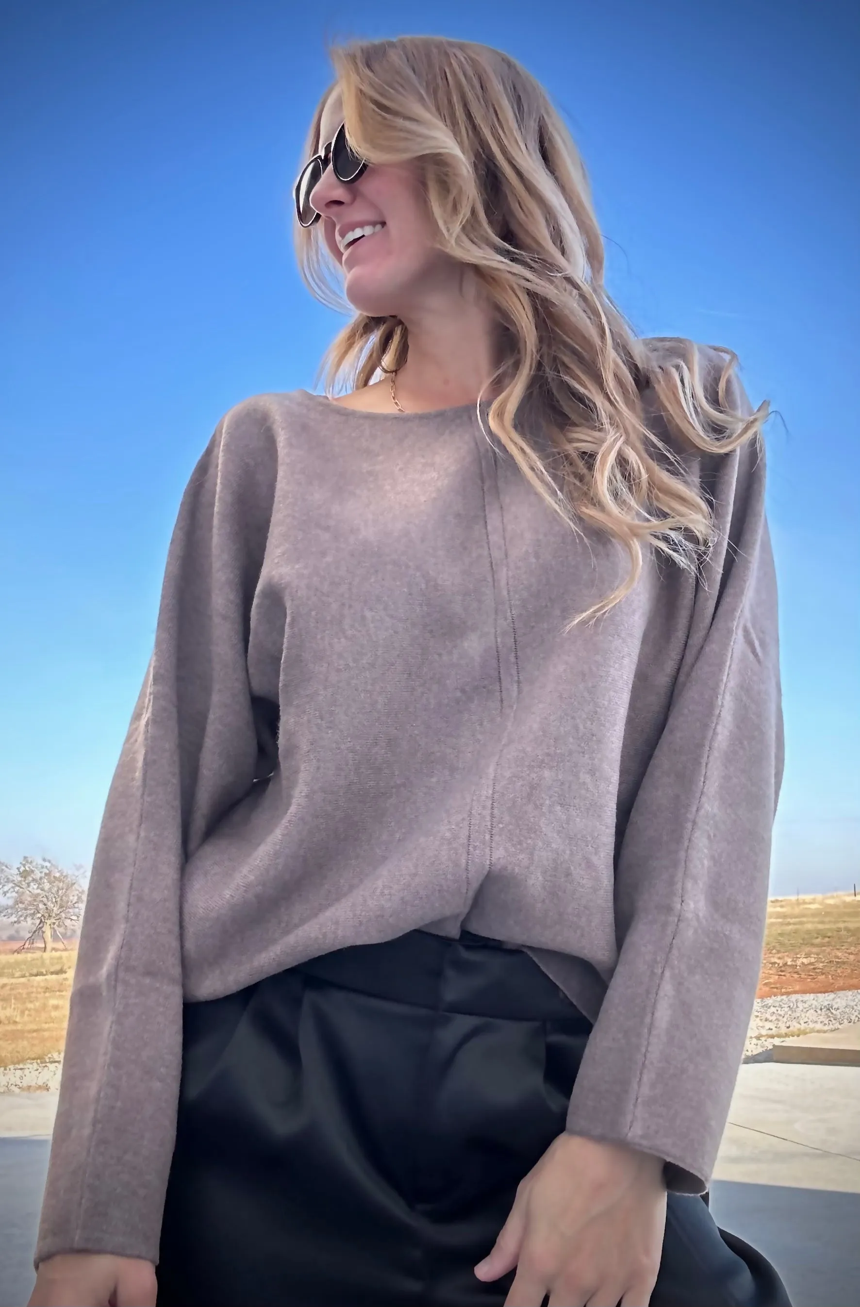 SOLID BOAT NECK FRONT SEAM KNIT SWEATER