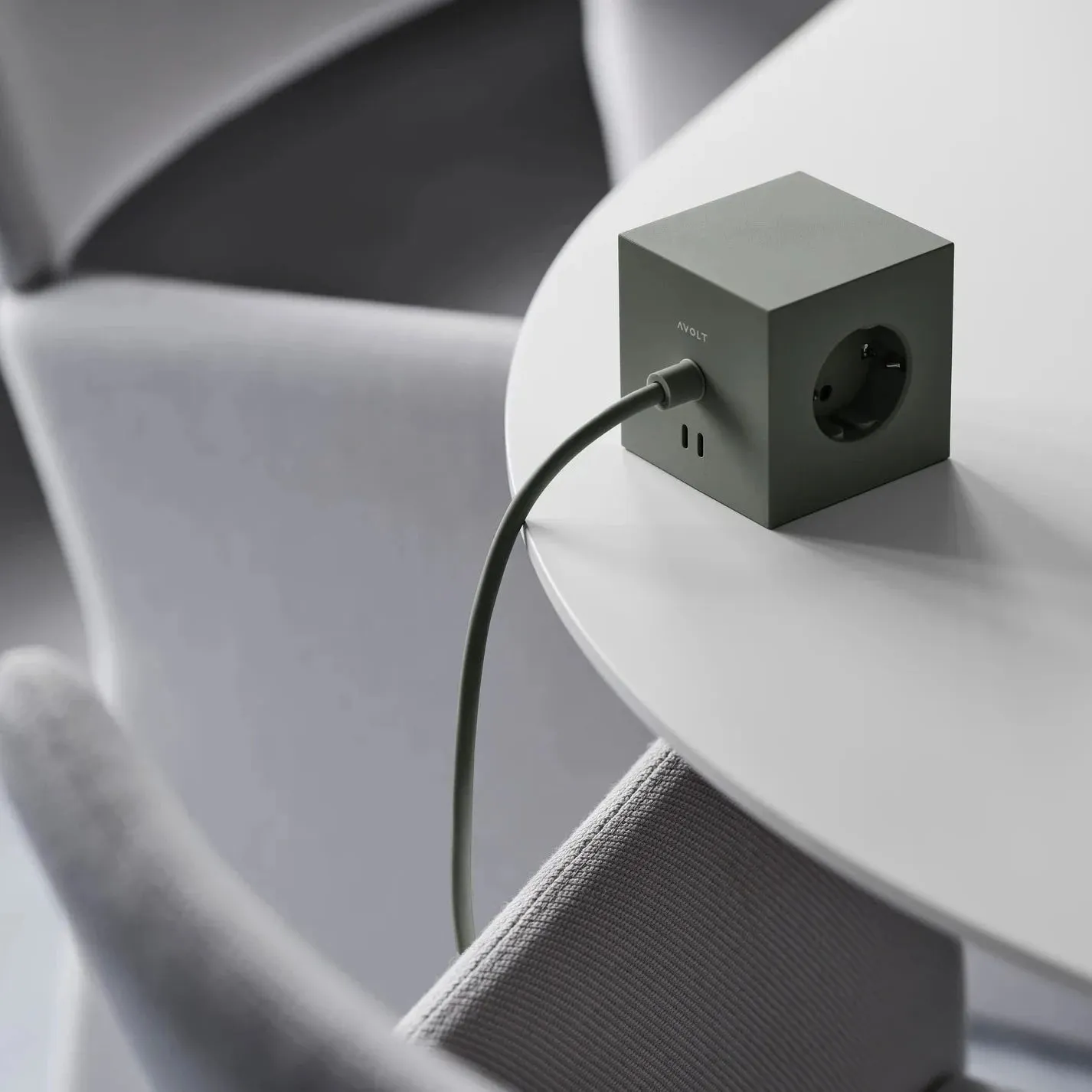SQUARE 1 USB C MAGNET | OAK GREEN