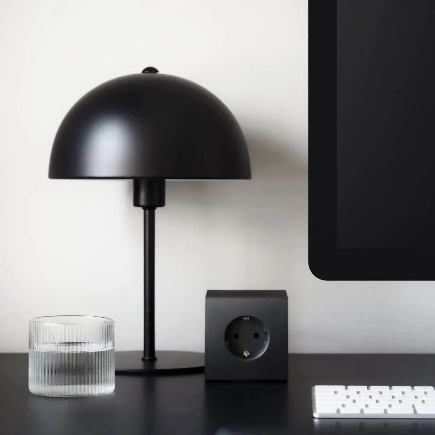 SQUARE 1 USB C MAGNET | STOCKHOLM BLACK